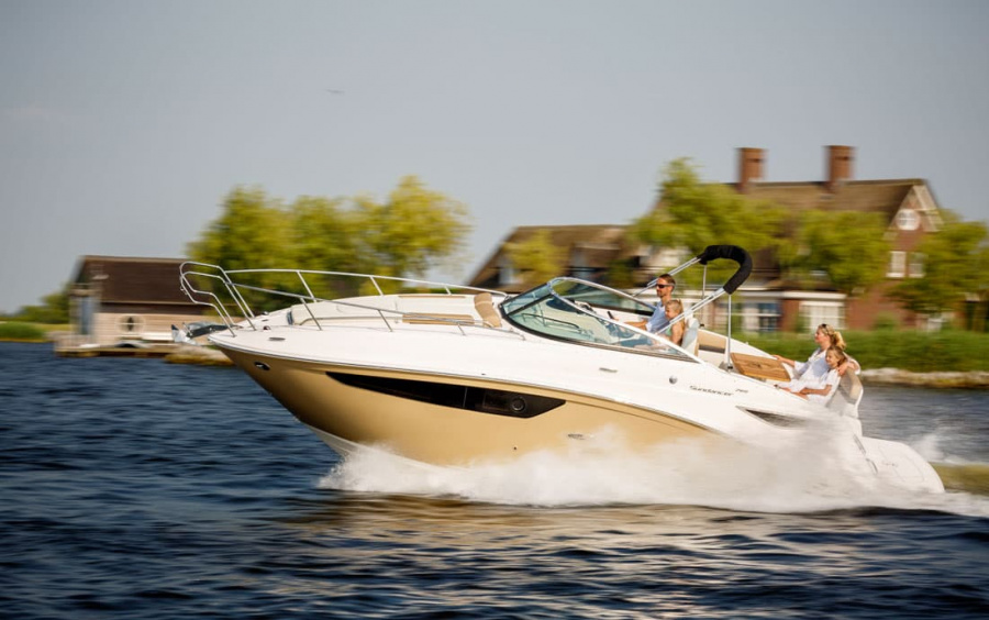 Sea Ray Sundancer 265: the top family cruiser