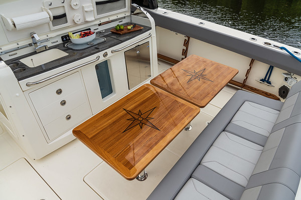 Boston Whaler 420 Outrage фото 1.6