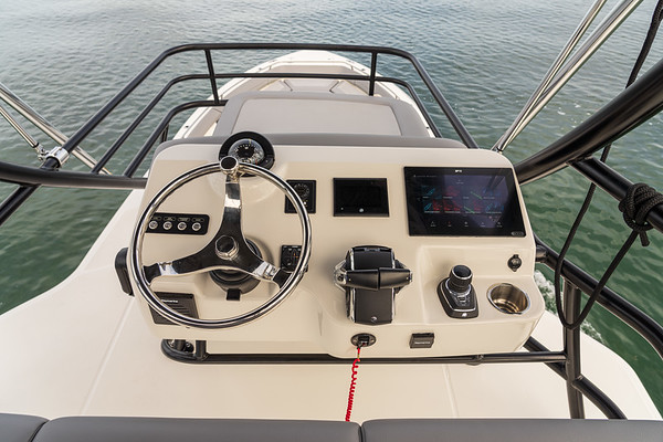 Boston Whaler 420 Outrage фото 1.5