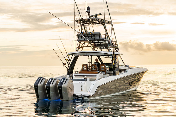 Boston Whaler 420 Outrage фото 1.3