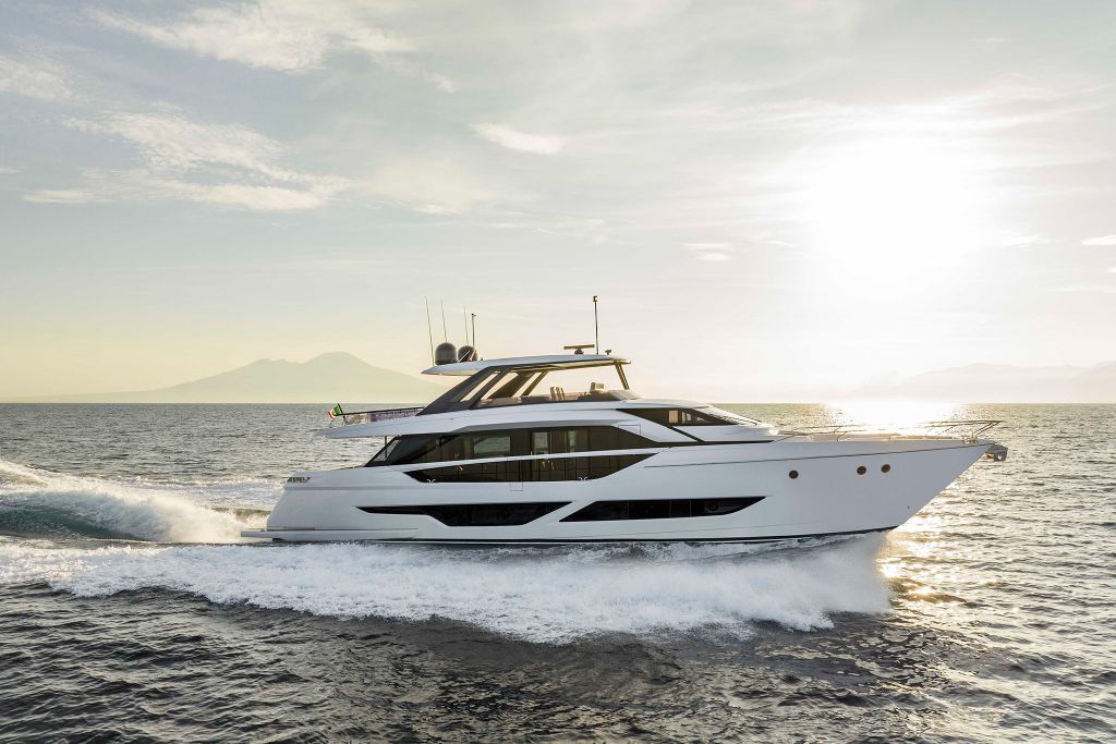 Feretti Yachts 860 1.jpg