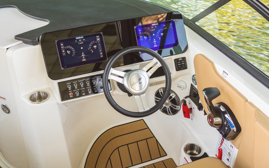 Sea Ray SDX 230