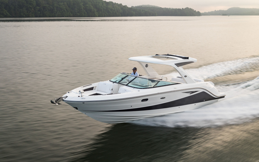 2024_SLX_310_SLX310_running_port_bow_three_quarter_00033.jpg