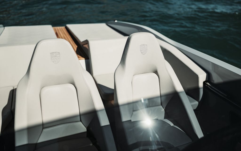 fxp_850_fantom_air_seats_1.jpg fxp_850_fantom_air_seats_1.jpg