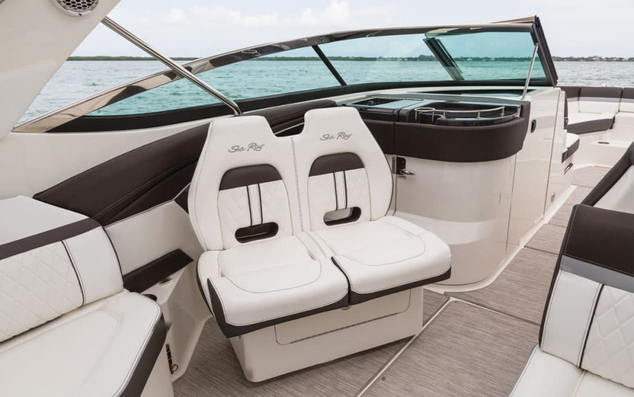 Sea Ray SLX 350 фото 2.10