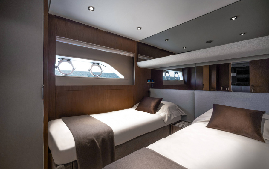 Ferretti Yachts 780 фото 2.4