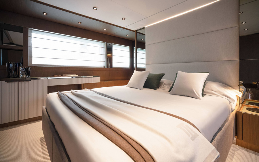 Ferretti Yachts 780 фото 2.8