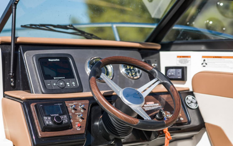 Sea Ray 230 SunSport фото 2.2