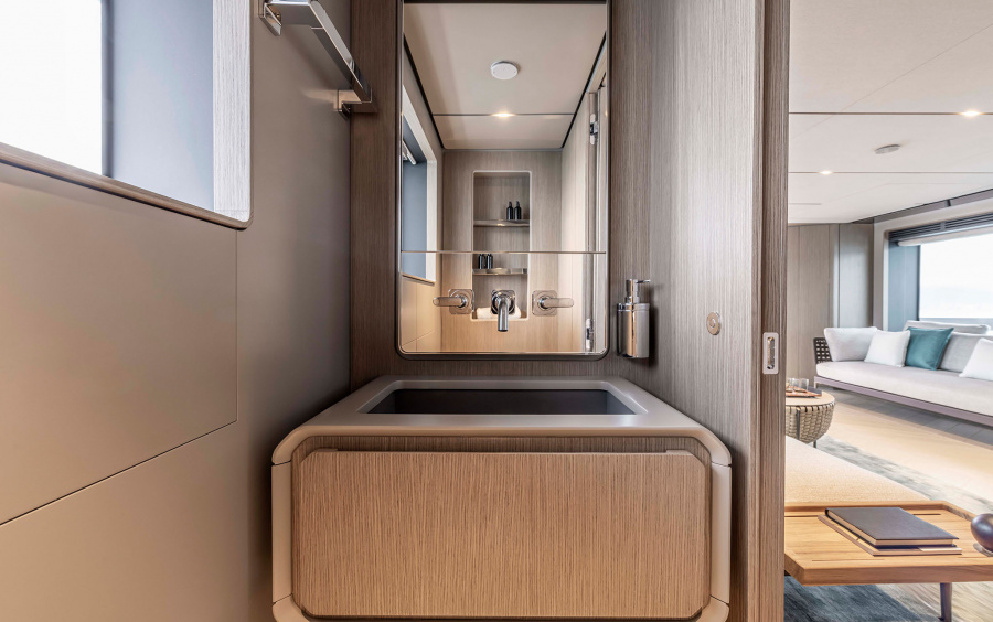 Ferretti Yachts INFYNITO 90 New фото 2.25