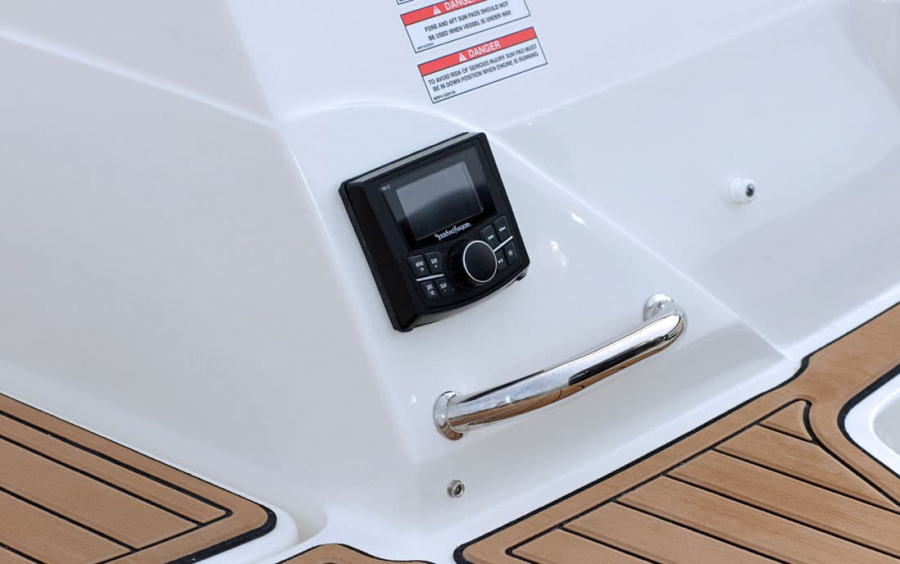 Sea Ray 230 SPX фото 2.7