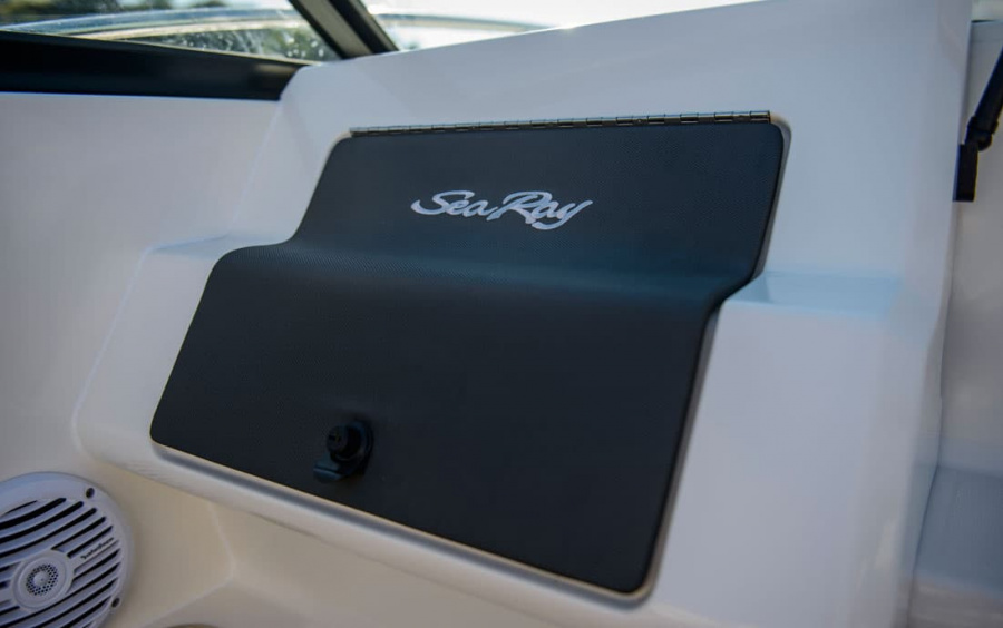 Sea Ray 230 SunSport фото 2.9
