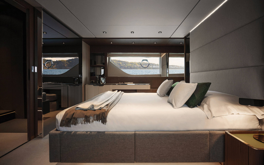 Ferretti Yachts 780 фото 2.10