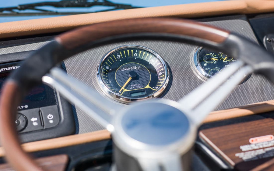 Sea Ray 230 SunSport фото 2.3