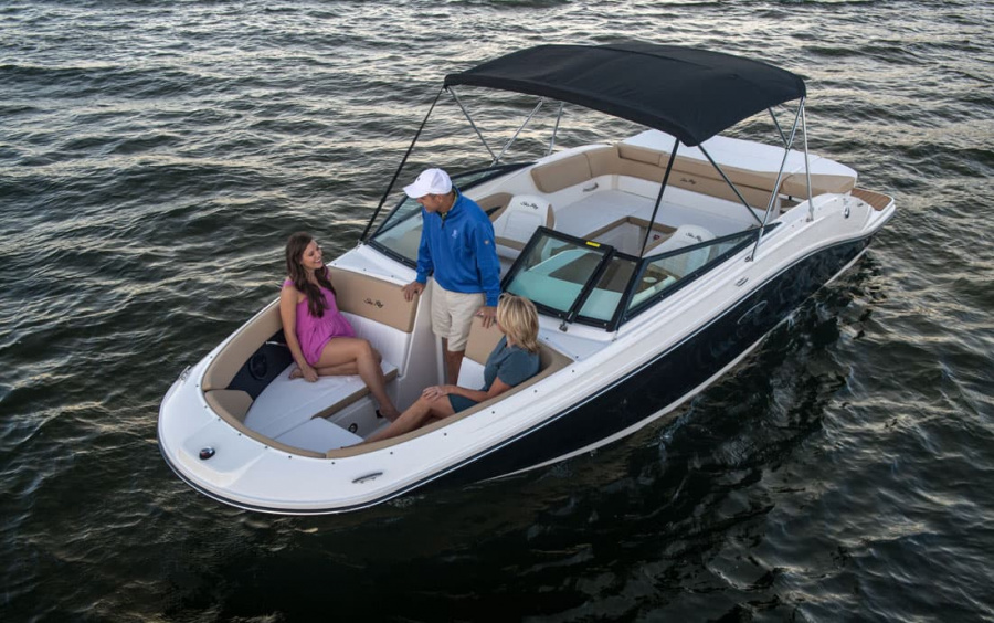 Sea Ray 230 SPX фото 1.6