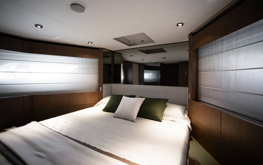 Ferretti Yachts 780 фото 2.1