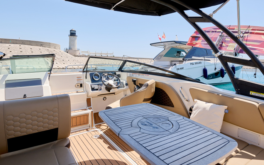 Sea Ray 230 SunSport - 2021 фото 1.13