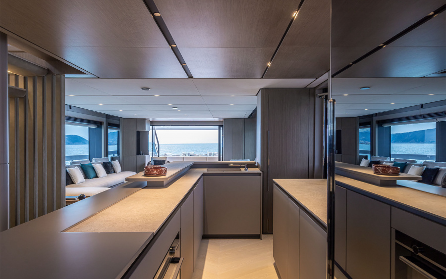 Ferretti Yachts INFYNITO 90 New фото 2.18