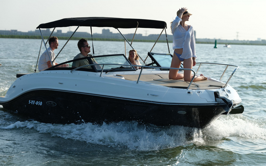 Sea Ray 230 SunSport/9381 фото 1.5