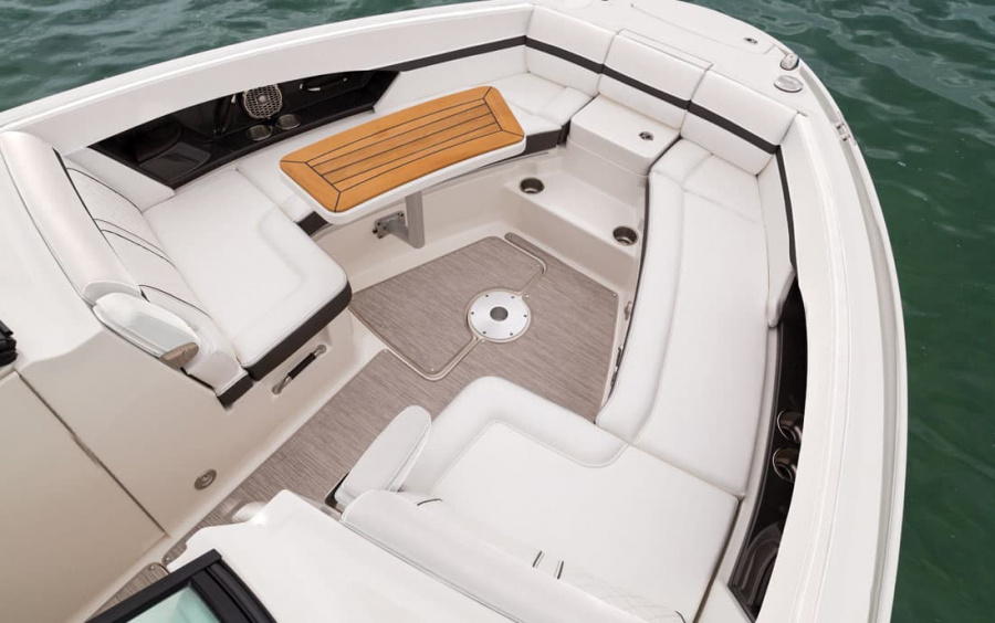Sea Ray SLX 350 фото 2.11