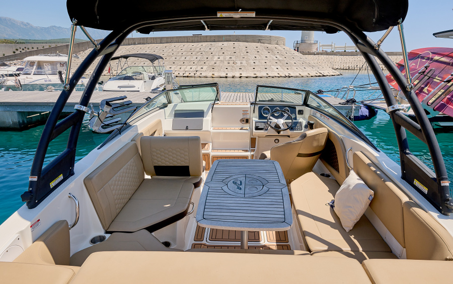 Sea Ray 230 SunSport - 2021 фото 1.15