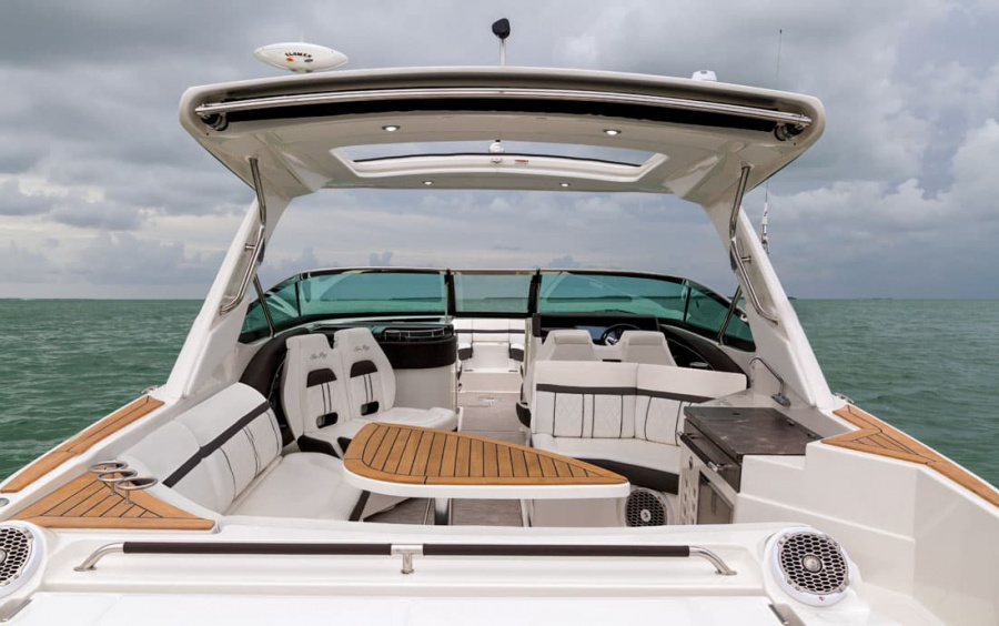Sea Ray SLX 350 фото 2.9