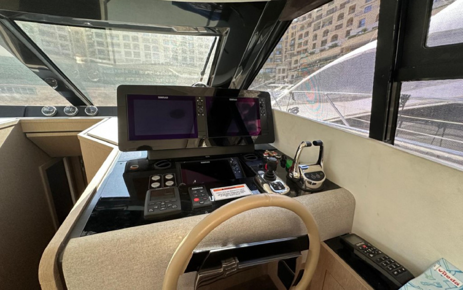 Ferretti Yachts 500 фото 1.3